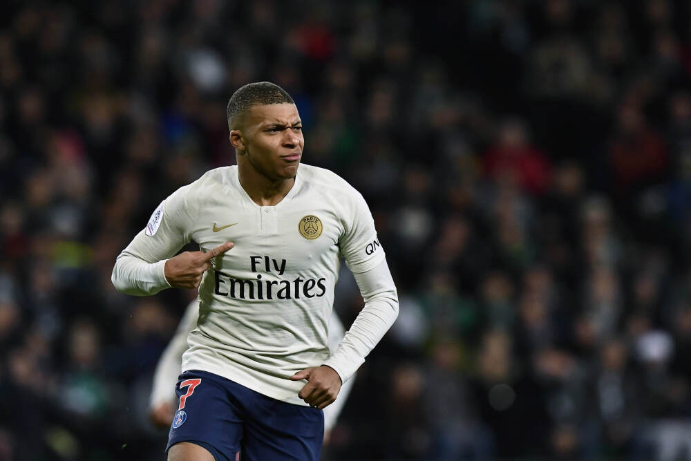 互联网大厂利好频传，恒生科技ETF易方达(513010)、港股通互联网ETF(513040)标的指数低开高走